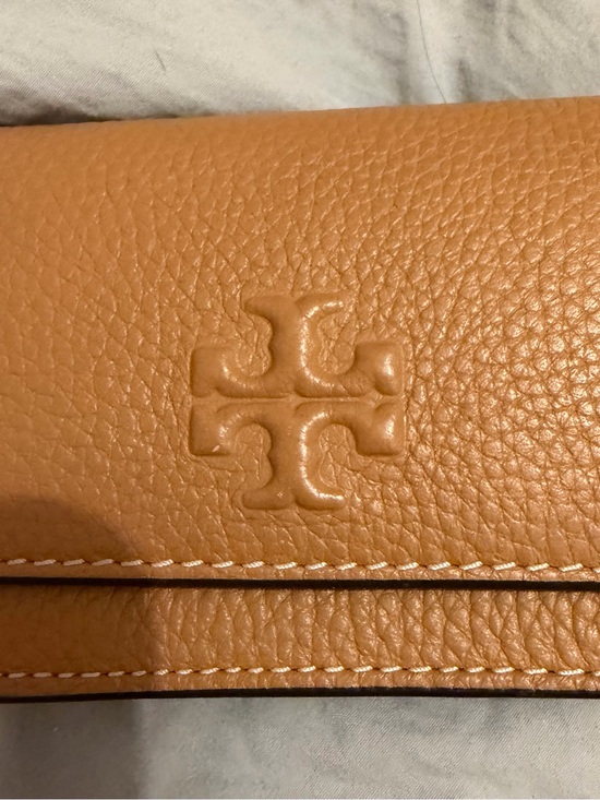 Tory Burch Handbags - Tory Burch Tan Pebbled Leather Continental Wallet